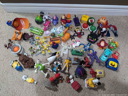 Lot of Mcdonalds toys (1 of 4)