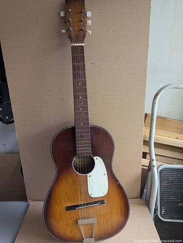 Vintage Winston Classical Acoustic Guitar - 21 / 1 (1 of 4)