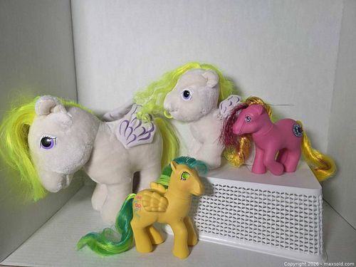 My Little Pony (Hasbro) G1 Plush and Vinyl Pony Figures (1 of 5)