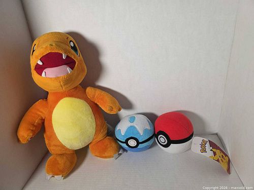 Official Pokémon Charmander Plush with 2 Poké Ball Plush (Medium) (1 of 6)
