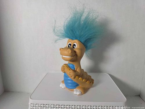 Small Unbranded Vinyl Novelty Troll Figure, Blue Hair (1 of 4)