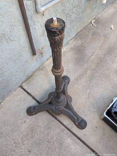 Victorian-Style Cast Iron Lamp/Post with Parking Meter Head (1 of 9)
