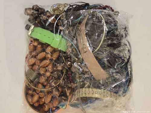 Fashion Jewelry Lot – Bracelets, Necklaces, Watches, Earrings. (1 of 4)
