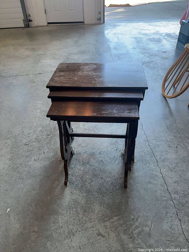 Set of 3 Mahogany Lyre-Leg Nesting Side Tables (1 of 7)
