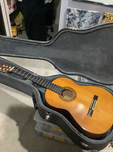 Yamaha C-231 II Classical Nylon-String Acoustic Guitar (1 of 11)