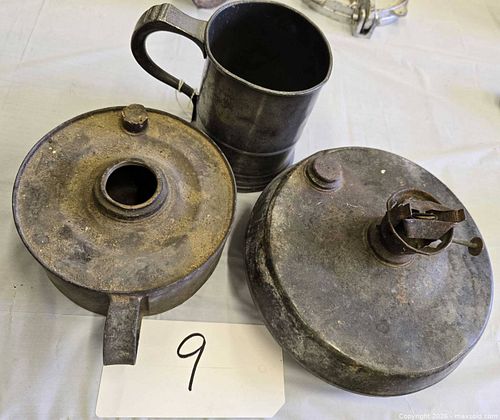 Antique oil/kerosene lamps (1 of 3)