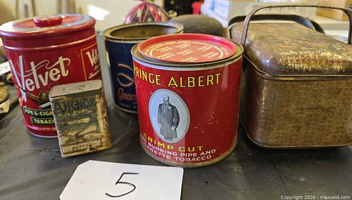 Vintage Tins (1 of 3)
