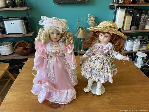 2 Dolls Set (1 of 8)