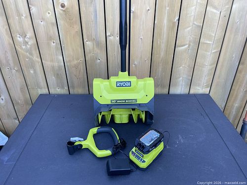 RYOBI 18V ONE+ Cordless 10-inch Snow Shovel (1 of 3)