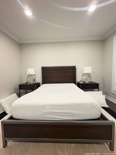 Queen Bed Frame D (1 of 13)