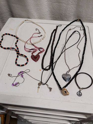 Costume jewelry (1 of 3)