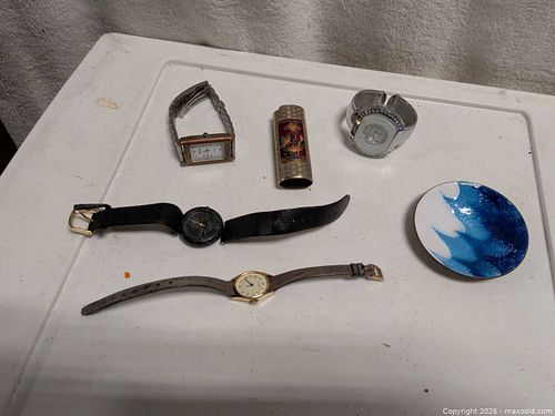 Costume jewelry (1 of 3)