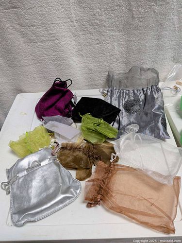 Jewelry bags (1 of 3)