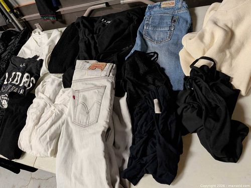Women's clothing (1 of 4)