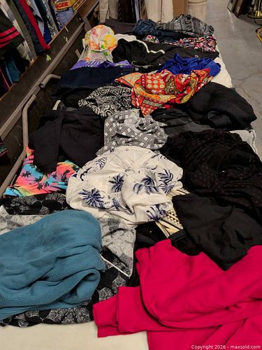 Women's clothing (1 of 5)