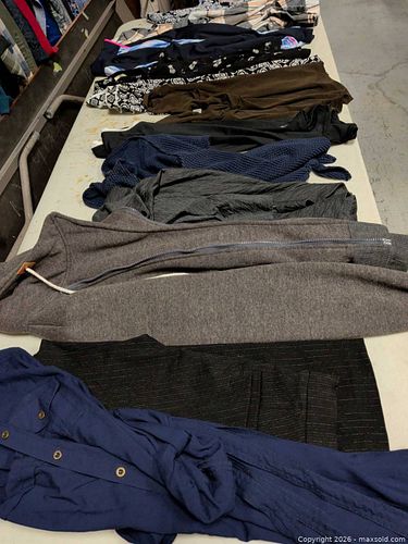 Women's clothing (1 of 5)