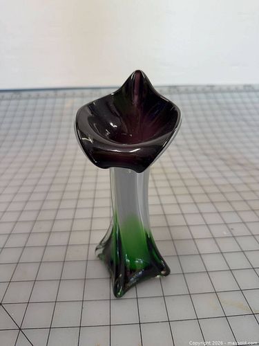 Mid-Century Art Glass Vase in Green, White & Black, 6–8 in (1 of 6)