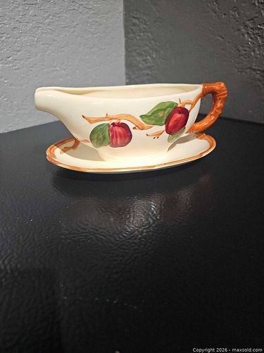 Franciscan ware gravy boat (1 of 6)
