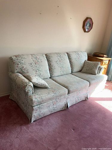 Sofa 3 seat (1 of 6)