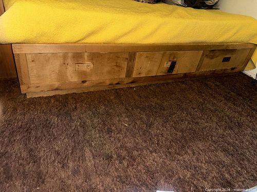 Solid Wood Single/Twin Platform Storage Bed Frame (77" x 40") (1 of 4)