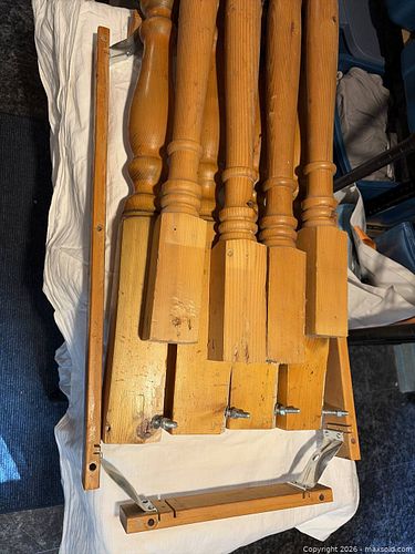 Set of 4 Pine Turned Table Legs with Apron, Honey Finish (1 of 8)