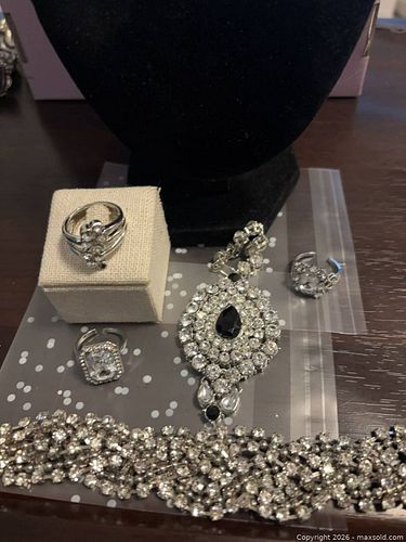 Costume Jewelry Lot – Rhinestone Necklace, Choker, Rings & Bracelet (1 of 6)