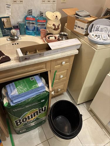 Bathroom Items  (1 of 13)