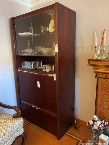 Display Cabinet (1 of 8)