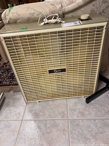 Floor Fans (1 of 7)