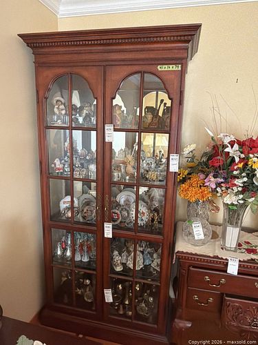 Mahogany Display Cabinet  (1 of 12)