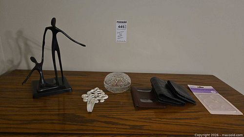 Dresser top decor and more! (1 of 5)