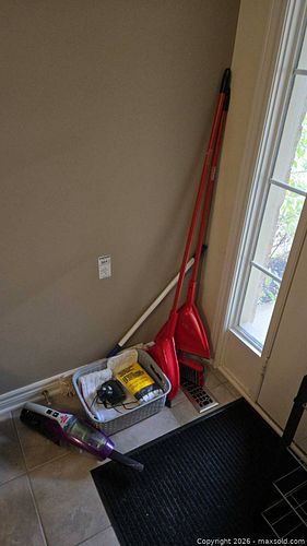 Handheld Vacuum & Cleaning Supplies (1 of 5)