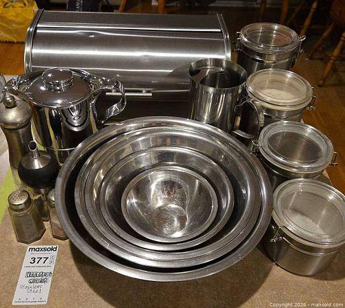 Stainless Steel Kitchen (1 of 6)