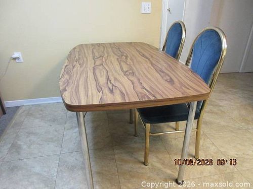 Kitchen table (1 of 3)