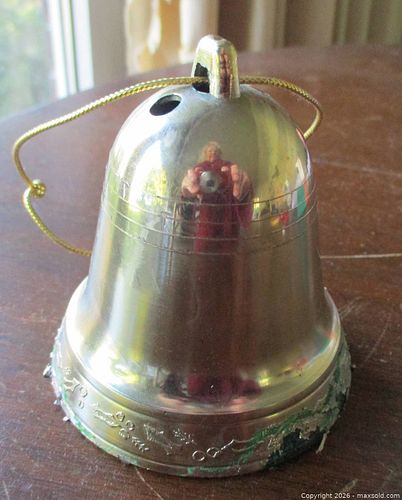 VINTAGE ELECTRONIC MUSICAL BELL ORNAMENT (1 of 3)