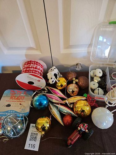 Christmas Decorations  (1 of 10)