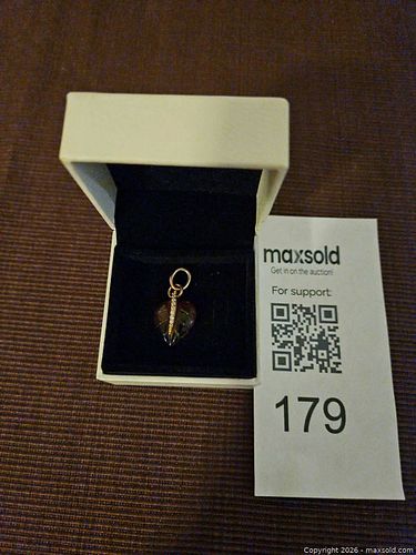 Pandora Pendant  (1 of 4)