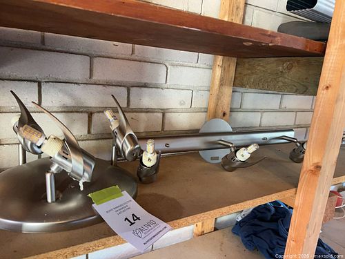 Brushed Nickel Track/Spotlight Fixture (1 of 5)