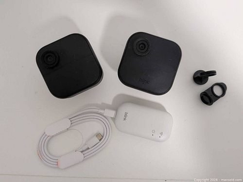 2x Blink Wireless Outdoor Cameras (1 of 4)