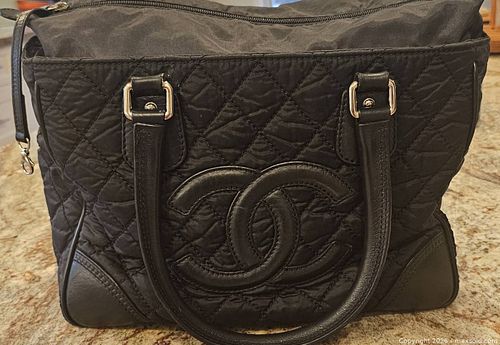 Authentic CHANEL Black Quilted Nylon and Leather CC Logo Tote Handbag – Made in Italy (1 of 8)