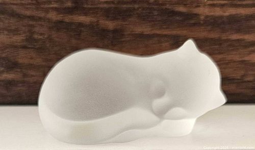 Art Nouveau Curio Cabinet Cat  (1 of 4)