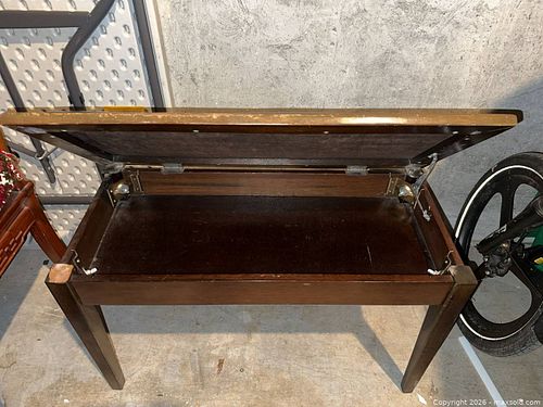 Piano Seat  (1 of 2)