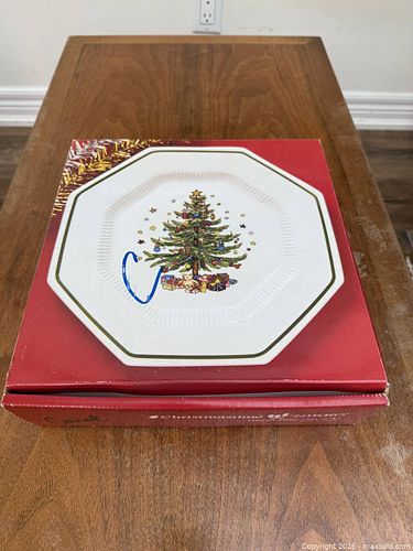 Lot #32 (1 of 7)