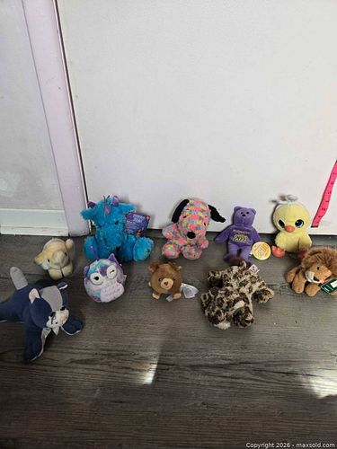 Collectible Plush Toys (1 of 7)