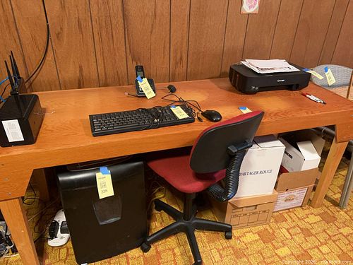 Wooden work desk, medium brown oak veneer (1 of 8)