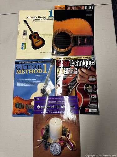 Lot of 5 Guitar Instruction Books, Sheet Music, Magazines (1 of 6)