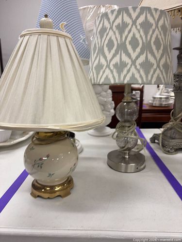 Lot of Multiple Table Lamps with Assorted Shades (1 of 4)