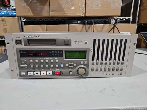 Tascam DA-98 8-Channel Digital Recorder/Reproducer (3U) (1 of 8)