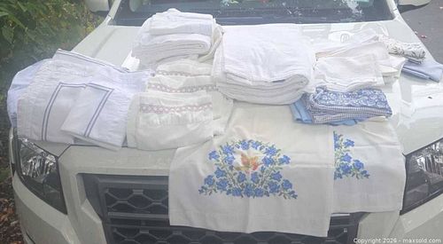 Lot of Assorted Pillowcases, Shams and Queen Sheets (1 of 10)