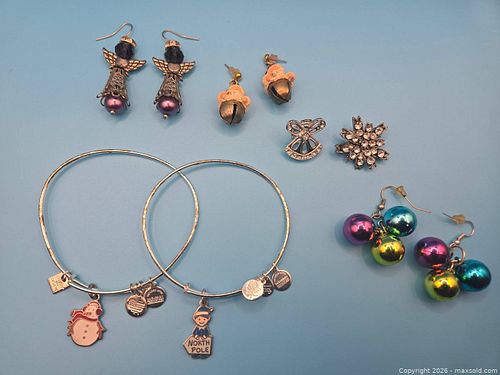 Assorted Christmas Jewelry (1 of 11)